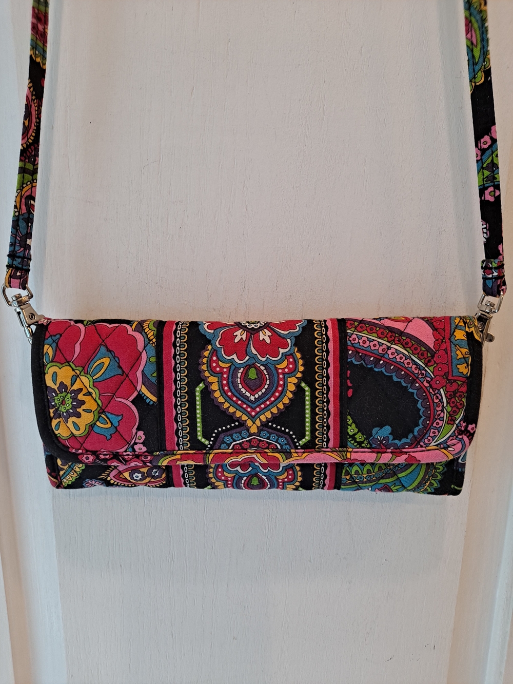 Vera Bradley 'Symphony In Hue' Black Multi Floral Quilted Trifold Crossbody